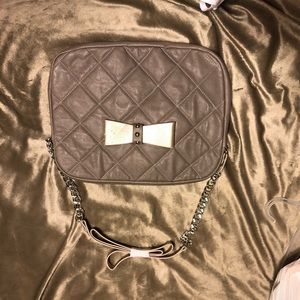 (FLIP THE SCREEN) bag with bow&chain